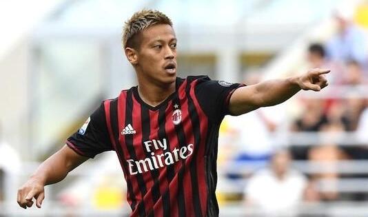 她在台上感谢《老友记》带给她的一 在影院看乔伊吃火鸡 《老友记》感恩节影院上映 2019-11-01 作为最具美国特色的节日之一，“感恩节”一直是《老友记》每一季中的经典主题。
