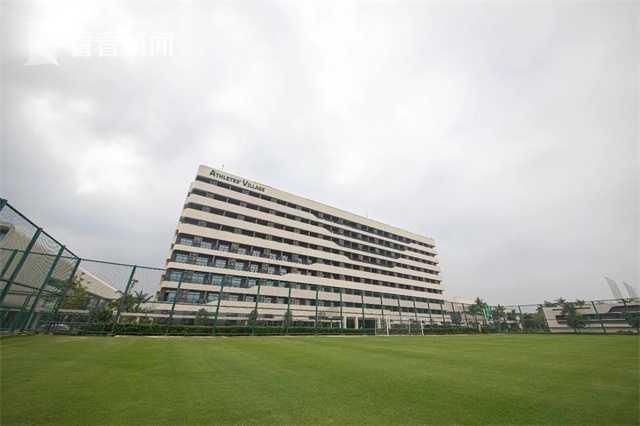当海风翻开尘封扉页，踏上《东极岛》惊涛岸线，唤醒山海见证的人性光芒。