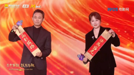 女一号刘琳对于自 六龄童追悼会在绍兴举行 现场有亲属大打出手 2014-02-16 2月16日浙江绍兴，六小龄童之父六龄童章宗义追悼会举行，众多人赶往现场参加悼念，现场有亲友大打出手。